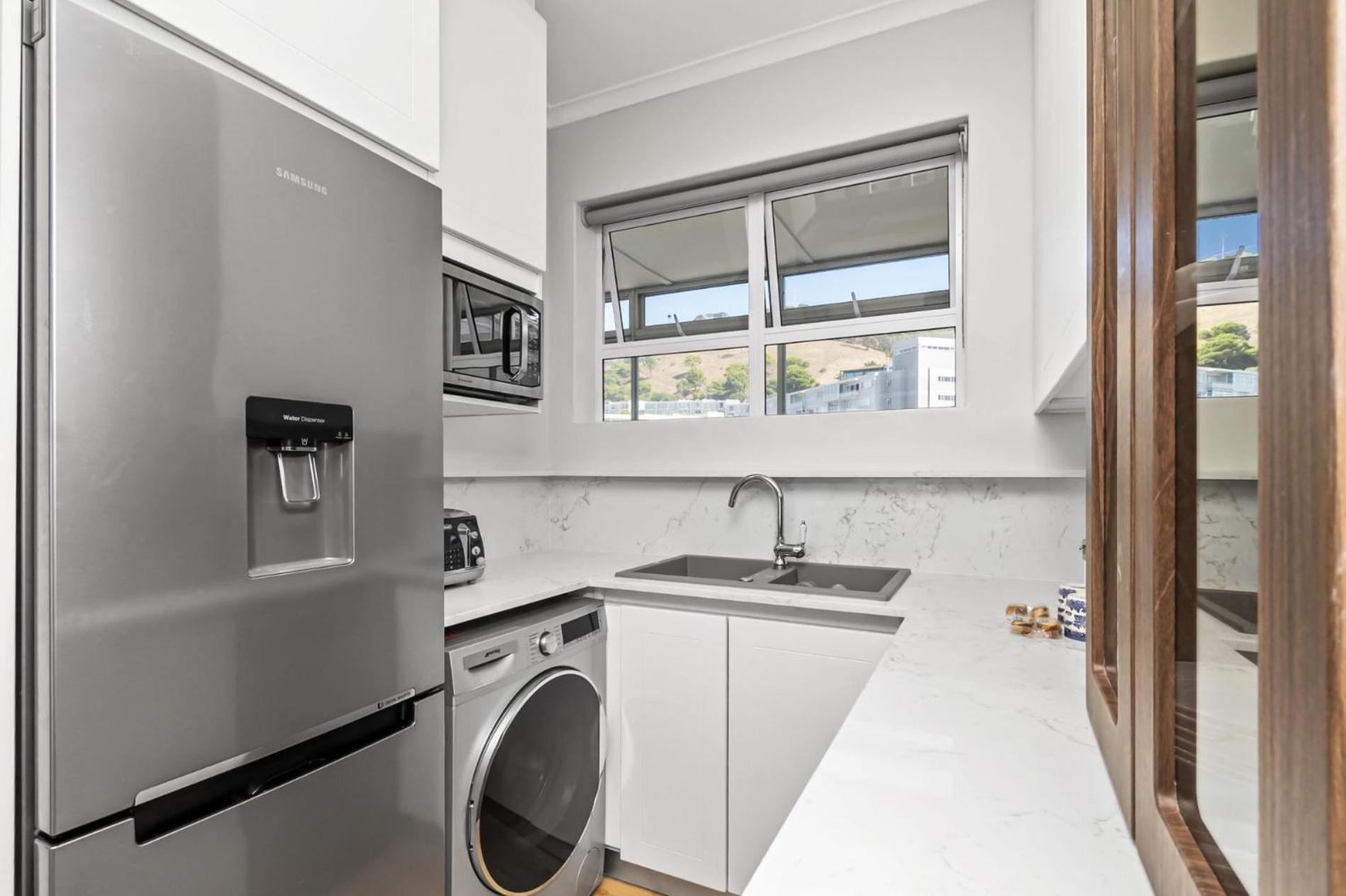 Point 8th-floor With Stunning Views Cape Town