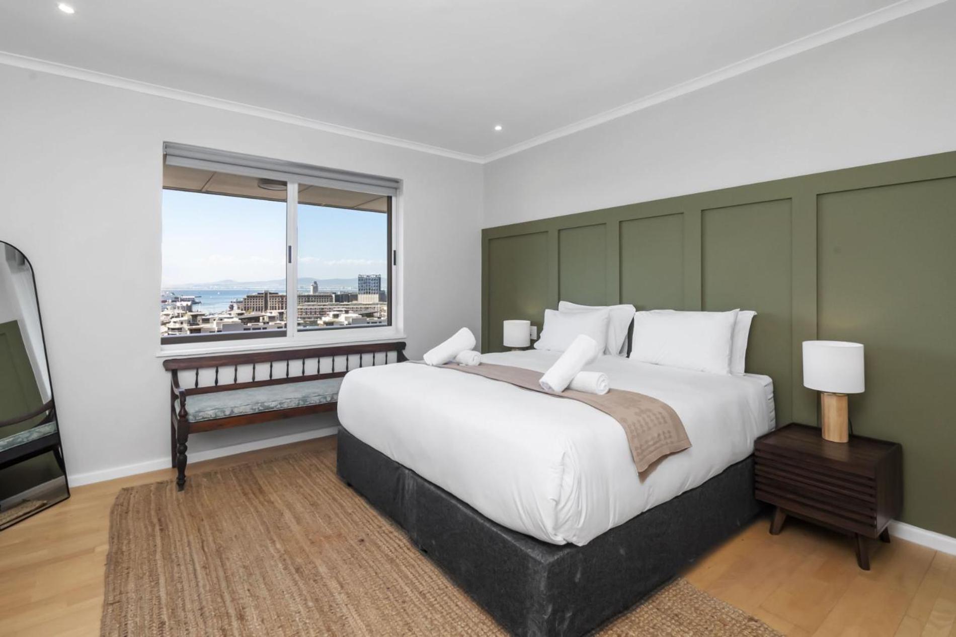 Point 8th-floor With Stunning Views Cape Town