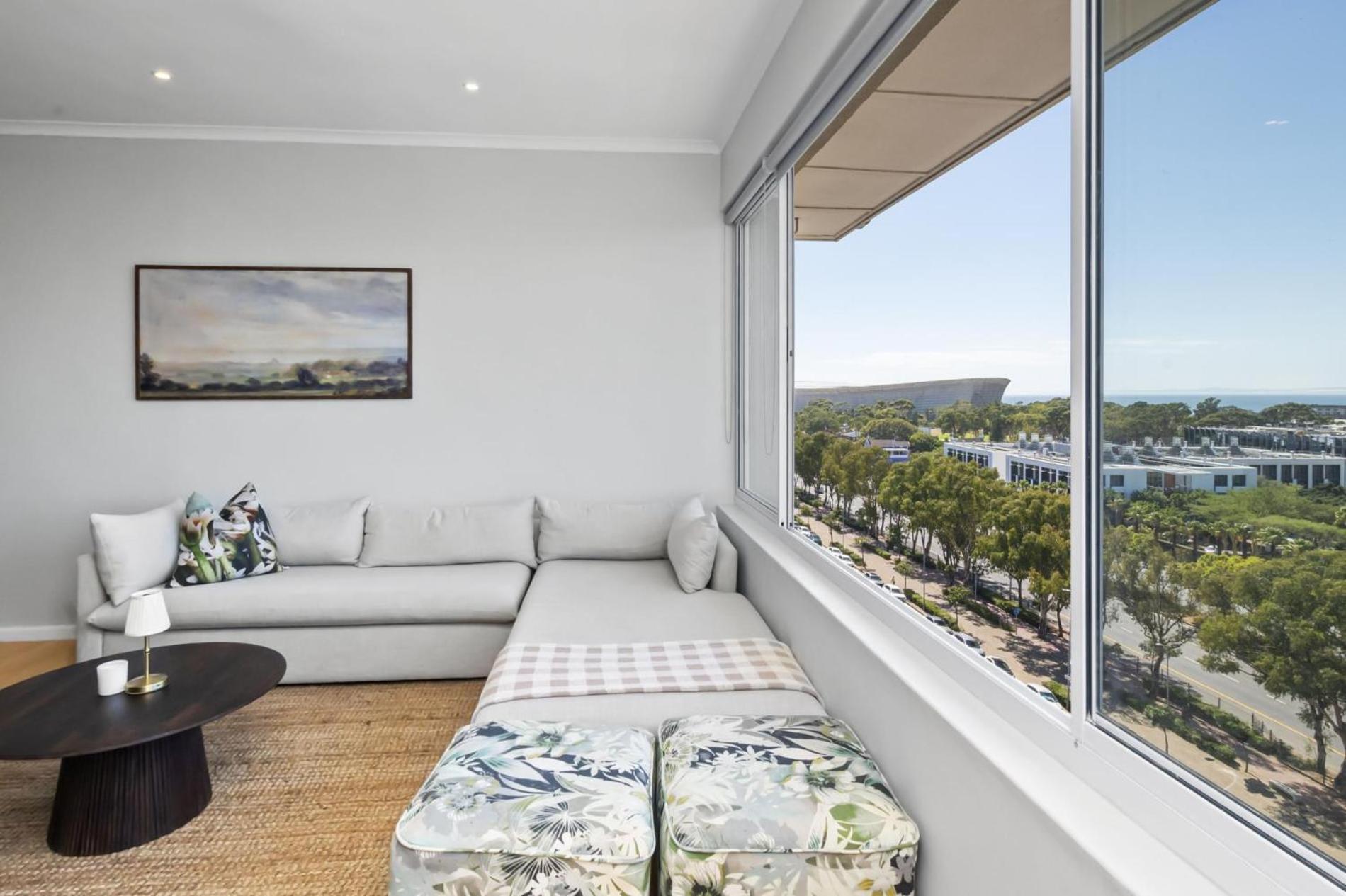 Point 8th-floor With Stunning Views Apartment *